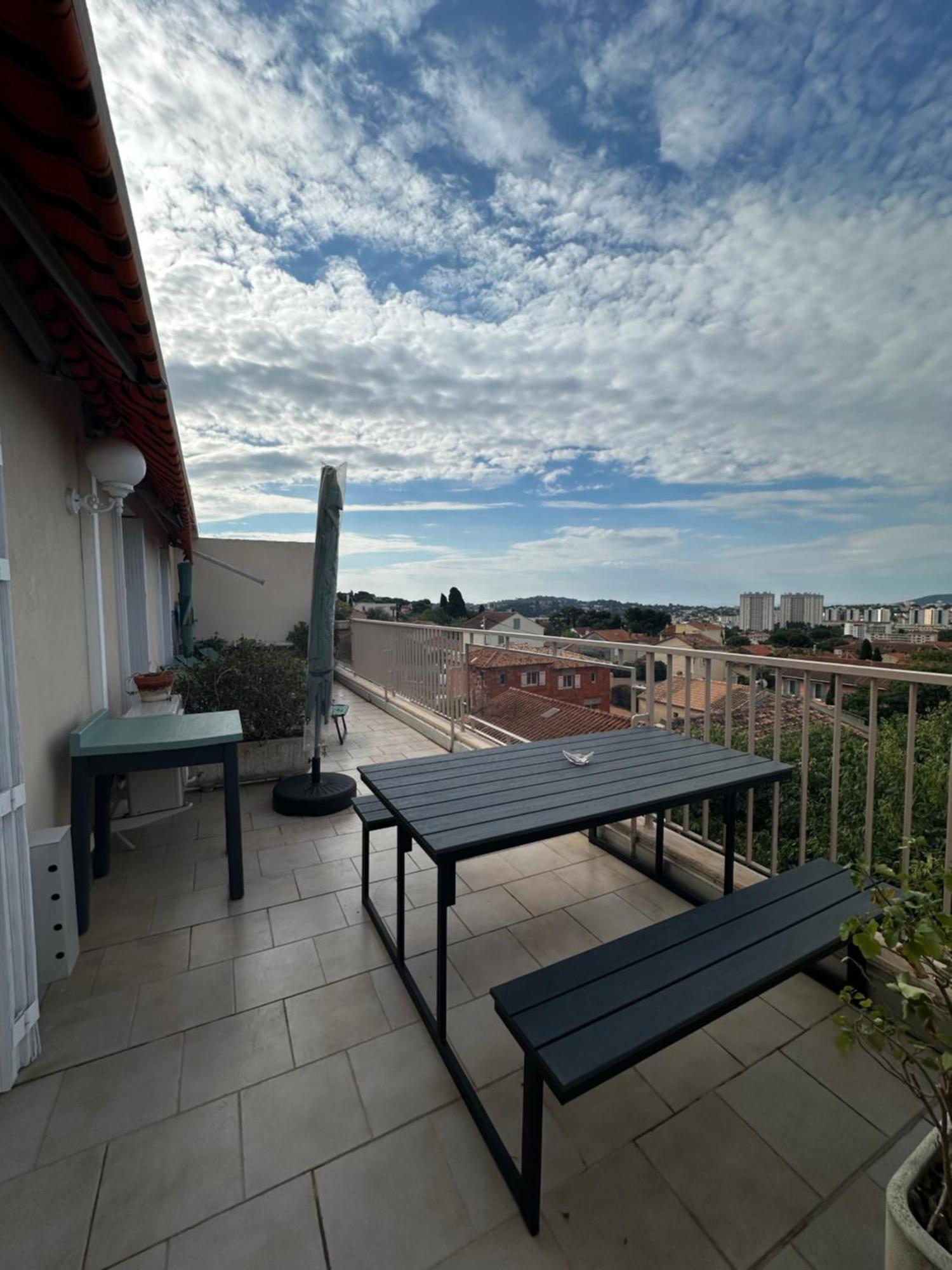 T4 Avec Terrasse Et Garage Prive Apartment Тулон Екстериор снимка