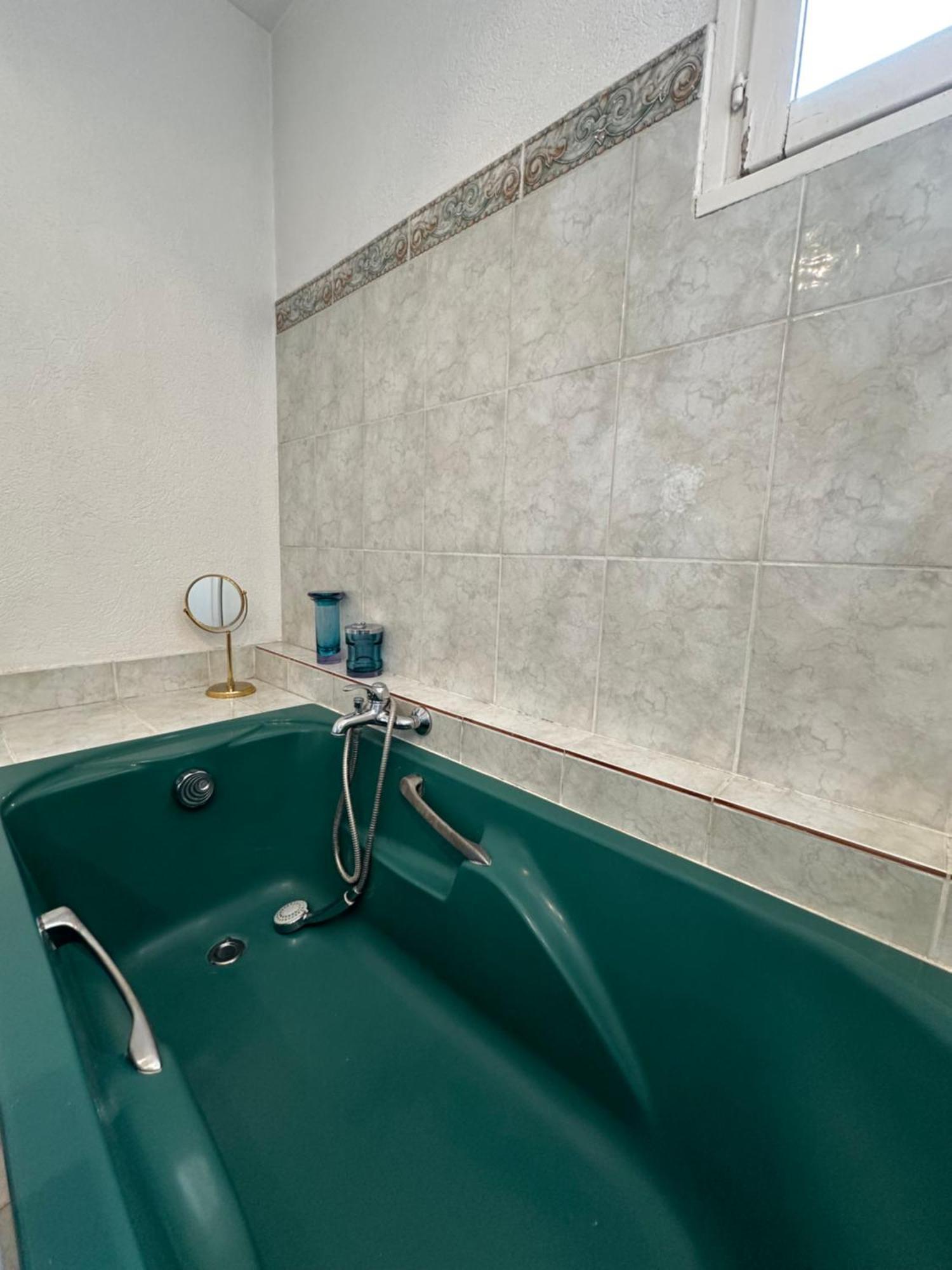 T4 Avec Terrasse Et Garage Prive Apartment Тулон Екстериор снимка