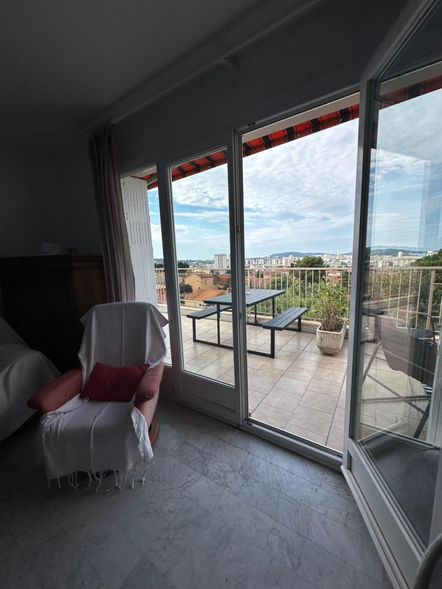 T4 Avec Terrasse Et Garage Prive Apartment Тулон Екстериор снимка